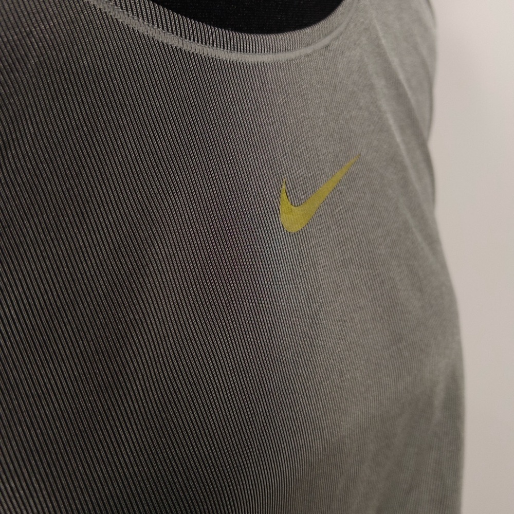 Nike Dri Fit Tank Size XL - Picture 3 of 6